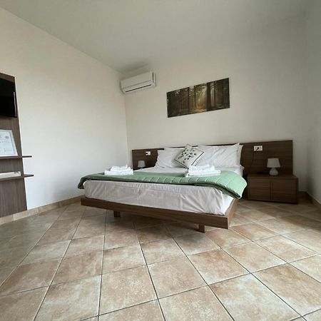 Maison De Cheeramie - Tourist Apartments Tra Mare E Etna Mascali Buitenkant foto